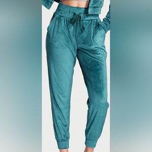XXL Victoria's Secret On Point Luxe Green Velvet Jogger Pants